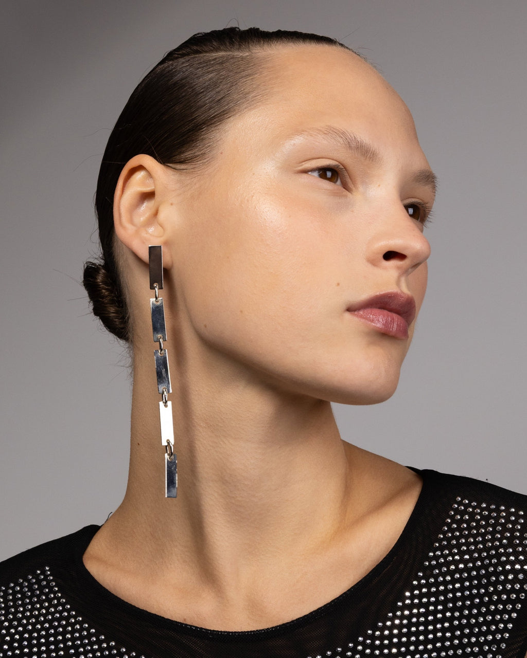 Eye-Catching Asymmetry Earring